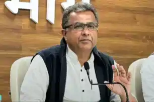 वेतन के साथ पेंशन पर नीतीश मिश्रा की सफाई, बोले- भ्रामक और अधूरी है RTI की जानकारी