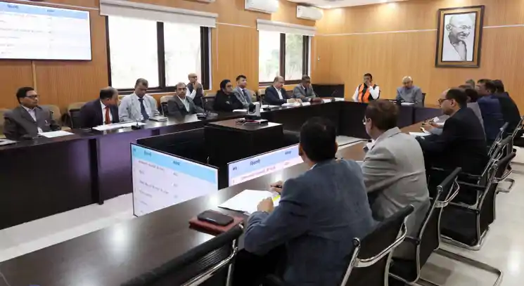 CM नीतीश की हाई लेवल समीक्षा बैठक, कई विभागों के शीर्ष अधिकारी और मंत्री मौजूद