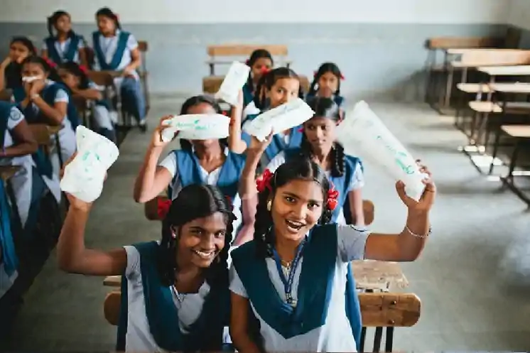 झारखंड में अब छात्राओं को मिलेगा मुफ्त सेनेटरी पैड, अगले सत्र से लागू होगी योजना 