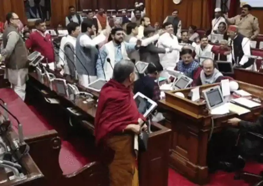 विधान परिषद में हंगामा, मंत्री अशोक चौधरी और सुनील सिंह में भिडंत, सभापति ने विपक्षी MLC को बाहर निकाला