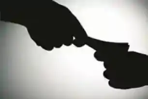 सिमडेगा: गिरदा ओपी प्रभारी पर रिश्वत लेने का आरोप, ग्रामीणों ने एसपी से की सीधी शिकायत