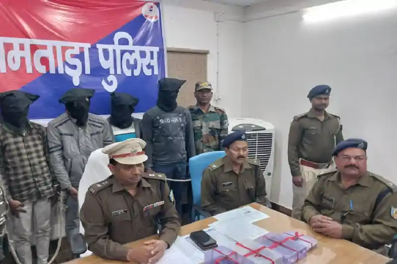 योनो ऐप अपडेट के नाम पर ठगी करने वाला गिरोह धराया, जामताड़ा से 4 गिरफ्तार योनो ऐप अपडेट के नाम पर ठगी करने वाला गिरोह धराया, जामताड़ा से 4 गिरफ्तार