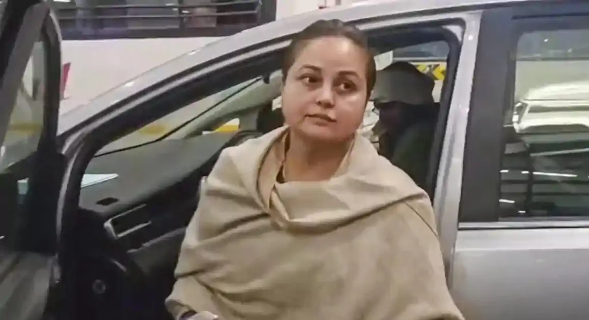 रोहिणी आचार्य का छलका दर्द, बोलीं- शिद्दत से बनाई विरासत को तहस-नहस करने के लिए परायों की जरूरत नहीं