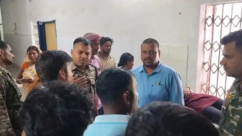 गिरिडीह: तालाब में डूबने से बच्ची समेत दो की मौत, एक गंभीर को किया गया रेफर गिरिडीह: तालाब में डूबने से बच्ची समेत दो की मौत, एक गंभीर को किया गया रेफर