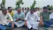 विधानसभा के बाहर कांग्रेस का शक्ति प्रदर्शन, चुनाव आयोग पर लगाया पक्षपात का आरोप-