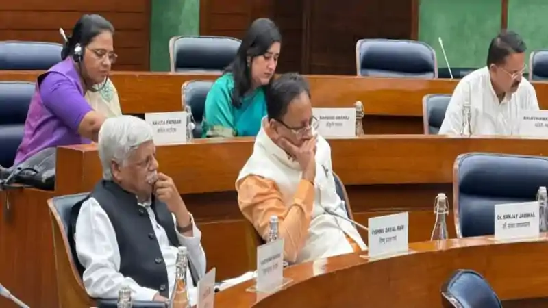 संसद में हुई संयुक्त संसदीय समिति की अहम बैठक, ‘वन नेशन, वन इलेक्शन’ पर मंथन संसद में हुई संयुक्त संसदीय समिति की अहम बैठक, ‘वन नेशन, वन इलेक्शन’ पर मंथन