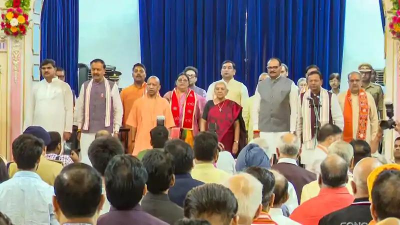 UP में योगी मंत्रिमंडल का विस्तार, दो मंत्रियों का प्रमोशन, 6 नए मंत्री बने, चुनाव से पहले BJP का बड़ा दांव