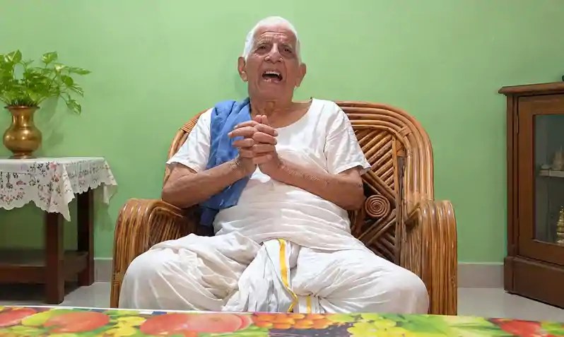 97 साल की उम्र में भी बिहार की राजनीति का चलता-फिरता इतिहास हैं रमाकांत पांडेय, जिनकी गोद में खेले जेपी नड्डा!