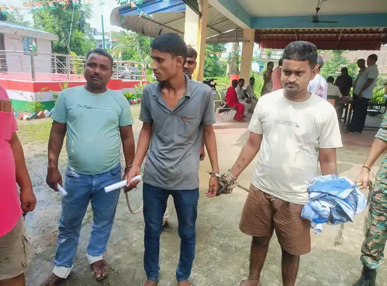 चोरी के दो मामलों में तीन गिरफ्तार, घर से चोरी के जेवरात बरामद चोरी के दो मामलों में तीन गिरफ्तार, घर से चोरी के जेवरात बरामद