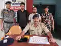  पुलिस को देखकर लगा भागने, लूट व चोरी के 53 ग्राम सोना जैसे धातु के आभूषण बरामद, ये भी जब्त