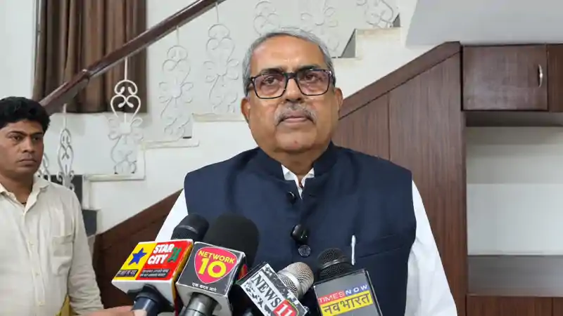 आयुक्त के पुराने निर्देश पर फिर उठे सवाल, लंबे समय से जमे कर्मियों पर कार्रवाई कब ? नहीं माना तो लेंगे संज्ञान आयुक्त के पुराने निर्देश पर फिर उठे सवाल, लंबे समय से जमे कर्मियों पर कार्रवाई कब ? नहीं माना तो लेंगे संज्ञान