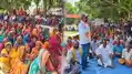 बाढ़ पीड़ितों का दर्द बना जल सत्याग्रह, हजारों महिला-पुरुषों ने पानी में उतरकर उठाई आवाज