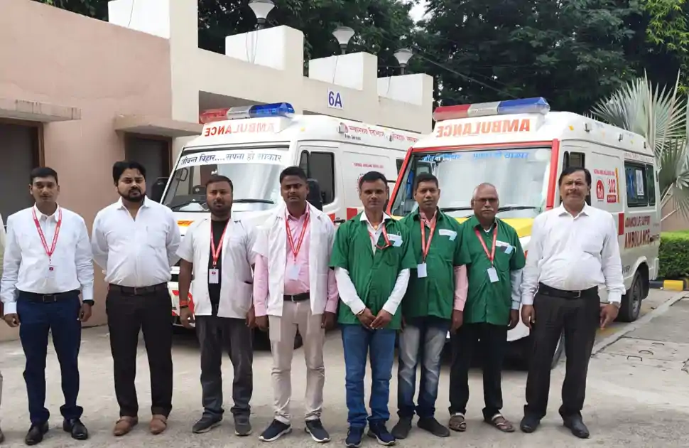 102 एम्बुलेंस सेवा बनी लाइफलाइन, हर दिन 200+ लोगों को मिल रही इमरजेंसी सहायता