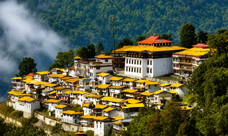 देश का सबसे बडा तवांग मोनेस्ट्री, अध्यात्म और प्रकृति का अनोखा संगम