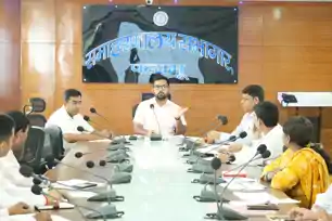 कल्याणकारी योजनाओं का लाभ पात्र लाभुकों तक समय पर पहुंचाएं :उपायुक्त