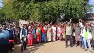 पश्चिमी सिंहभूम : कुंदुबेड़ा में कचरा प्रबंधन प्लांट के प्रस्ताव पर भड़के ग्रामीण, फिर उठी स्कूल निर्माण की मांग 