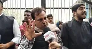 STET अभ्यर्थियों का BSEB ऑफिस के बाहर जोरदार प्रदर्शन, रिवाइज्ड आंसर की और नोटिफिकेशन की मांग को लेकर हंगामा 