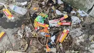 चक्रधरपुर प्रखंड कार्यालय के जर्जर क्वार्टर बने नशे का अड्डा! बच्चों के डेंड्राइट सेवन की सूचना से मचा हड़कंप