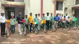 गिरिडीह में छात्रों के बीच बांटे गये साइकिल, पाकर खिले चेहरे