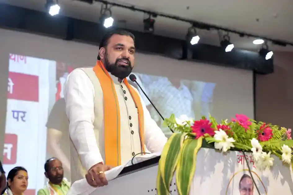 हवा में अटका रहा सीएम सम्राट चौधरी का हेलिकॉप्टर, सुरक्षा एजेंसी हुई अलर्ट