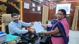 डीसी ने खुद भरा गणना फॉर्म, दी पावती, शुरू हुआ डिजिटाइजेशन