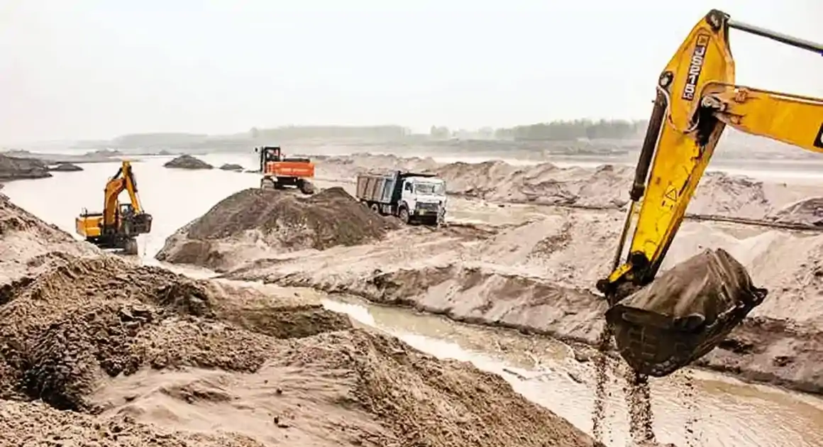 NGT के प्रतिबंध के बावजूद रामगढ़ में नहीं थम रहा अवैध बालू उठाव