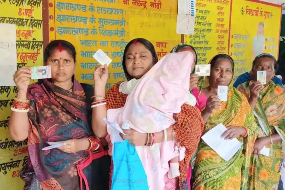 घाटशिला उपचुनाव : कड़ी सुरक्षा के बीच मतदान जारी, दोपहर तीन बजे तक 69.07% वोटिंग