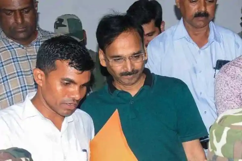 ACB को विनय चौबे के खिलाफ मिले सबूत, सेवायत भूमि की अवैध खरीद-बिक्री से जुड़ा है मामला ACB को विनय चौबे के खिलाफ मिले सबूत, सेवायत भूमि की अवैध खरीद-बिक्री से जुड़ा है मामला