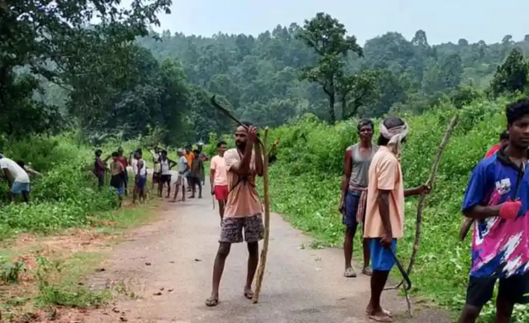 खूंटी में हाथियों के बढ़ते आतंक से दहशत में ग्रामीण, समाजसेवी ने मुख्य वन संरक्षक से की स्थायी समाधान की मांग