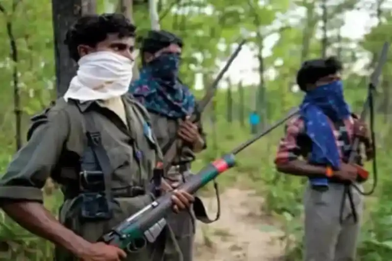 सारंडा जंगल में नक्सली हमला, IED विस्फोट में तीन जवान घायल, सर्च ऑपरेशन जारी सारंडा जंगल में नक्सली हमला, IED विस्फोट में तीन जवान घायल, सर्च ऑपरेशन जारी
