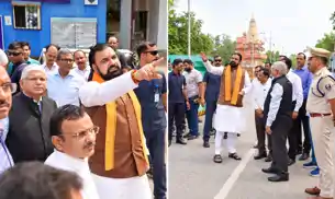 मुख्यमंत्री ने PMRP का निर्माण वर्ष 2028 तक पूर्ण करने व नेहरु पथ पर 2 फुट ओवरब्रिज बनाने का दिया निर्देश