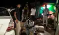 चाय की दुकान में घुसी शराब लदी कार, भारी मात्रा में विदेशी शराब बरामद, चालक फरार