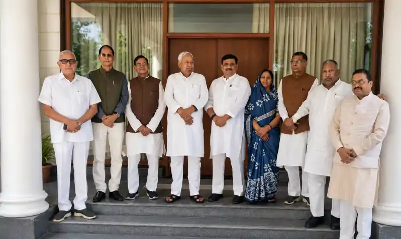 पूर्व सीएम नीतीश कुमार ने जदयू सांसदों ने की मुलाकात, दिल्ली आवास पर हुई मुलाकात पूर्व सीएम नीतीश कुमार ने जदयू सांसदों ने की मुलाकात, दिल्ली आवास पर हुई मुलाकात