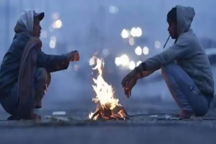 बिहार में ठंड और घने कोहरे का दौर, 10 डिग्री तक पहुंचा बिहार के 9 शहरों का तापमान, किशनगंज सबसे ठंडा