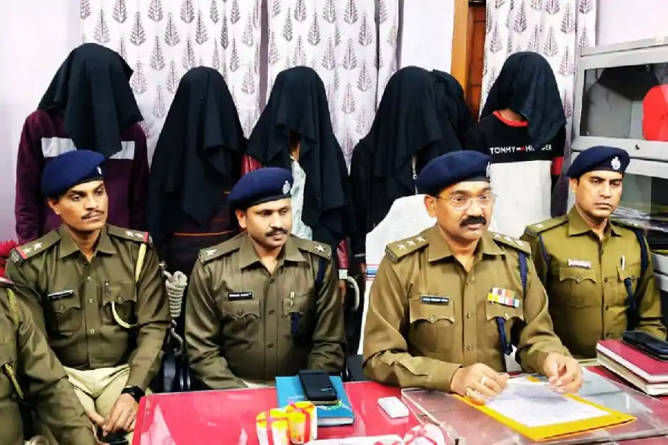 नशा कारोबार पर जमशेदपुर पुलिस की बड़ी कार्रवाई, ब्राउन शुगर के साथ 6 तस्कर गिरफ्तार