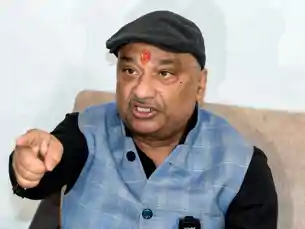 शिवानंद तिवारी के हमलों का सुनील सिंह ने दिया जवाब, कहा..‘अवसरवादी हैं तिवारी बाबा