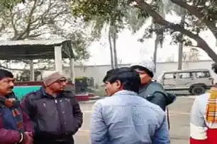 गोड्डा : विवाह भवन के बंद कमरे में मिला रेलवे कर्मी का श*व, सल्फास की गोलियां बरामद