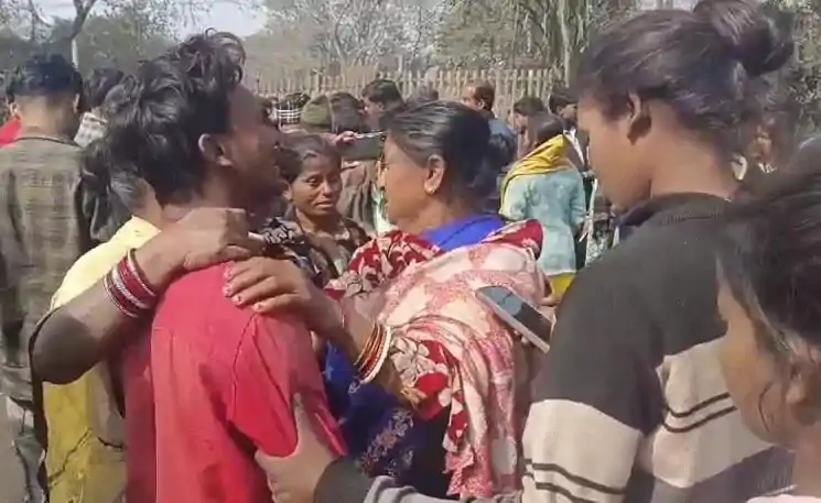 कोयला ढुलाई वाहन की टक्कर से BCCL कर्मी की मौ*त, लोगों ने कतरास मुख्य मार्ग जाम किया