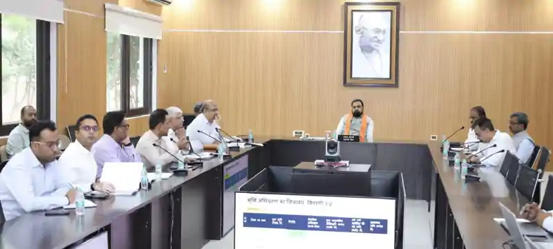 भूमि अधिग्रहण और आधारभूत संरचना विकास कार्यों में तेजी लाने का निर्देश, सैटेलाइट टाउनशिप पर CM सम्राट का बड़ा ऐलान 