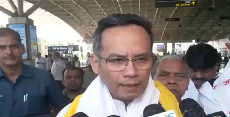 रांची पहुंचे गौरव गोगोई और भंवर जितेंद्र सिंह, सीएम हेमंत सोरेन से करेंगे मुलाकात रांची पहुंचे गौरव गोगोई और भंवर जितेंद्र सिंह, सीएम हेमंत सोरेन से करेंगे मुलाकात