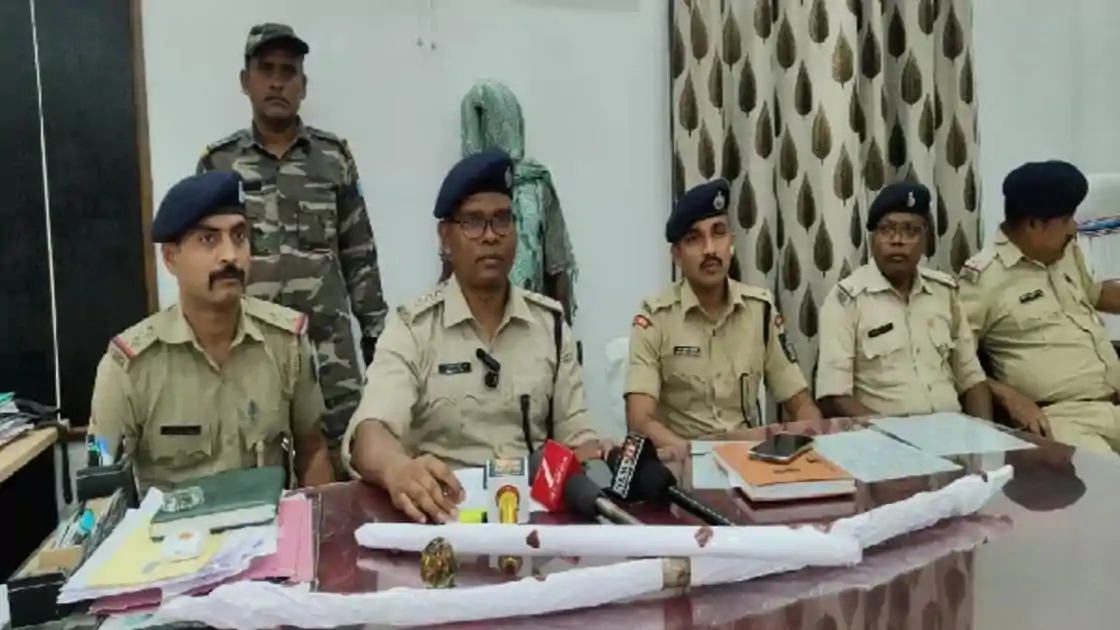 30 साल पुरानी दुश्मनी का खू*नी अंजाम, चाईबासा में 20 तीर चलाकर युवक को बनाया निशाना
