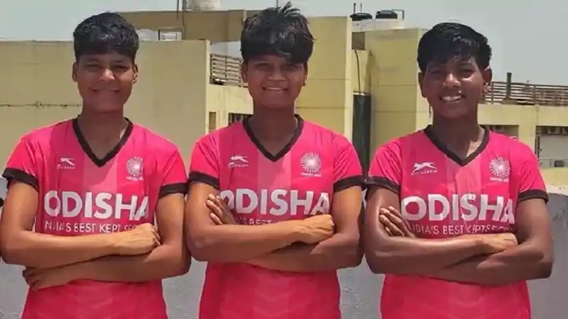 रांची की तीन बेटियों ने बढ़ाया झारखंड का मान, भारतीय अंडर-18 हॉकी टीम में मिली जगह रांची की तीन बेटियों ने बढ़ाया झारखंड का मान, भारतीय अंडर-18 हॉकी टीम में मिली जगह