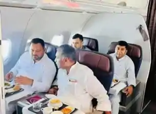 राहुल से मुलाकात पर लालू बोले- बात चल रही है; फ्लाइट में तेजस्वी के साथ नजर आए अखिलेश यादव