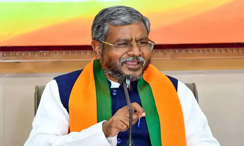 बाबूलाल का सिब्बल पर तीखा हमला, कहा- मनमुताबिक फैसला न आने पर न्यायपालिका की साख पर उठाते हैं सवाल बाबूलाल का सिब्बल पर तीखा हमला, कहा- मनमुताबिक फैसला न आने पर न्यायपालिका की साख पर उठाते हैं सवाल