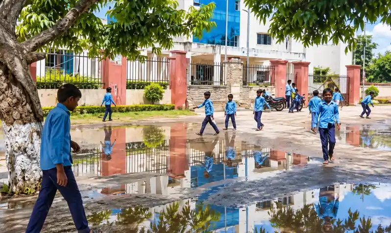 मिड-डे मील में मेनू की अनदेखी, बच्चों ने स्कूल में किया जमकर हंगामा मिड-डे मील में मेनू की अनदेखी, बच्चों ने स्कूल में किया जमकर हंगामा