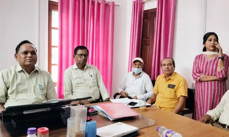 ऑक्सीजन सिलेंडर की उपलब्धता को लेकर DS और प्रभारी DPM में तीखी बहस