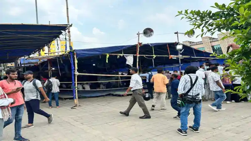 20वें दिन भी JPSC-JSSC अभ्यर्थियों का धरना जारी, 15 अगस्त को छात्र निकालेंगे भव्य तिरंगा यात्रा 20वें दिन भी JPSC-JSSC अभ्यर्थियों का धरना जारी, 15 अगस्त को छात्र निकालेंगे भव्य तिरंगा यात्रा