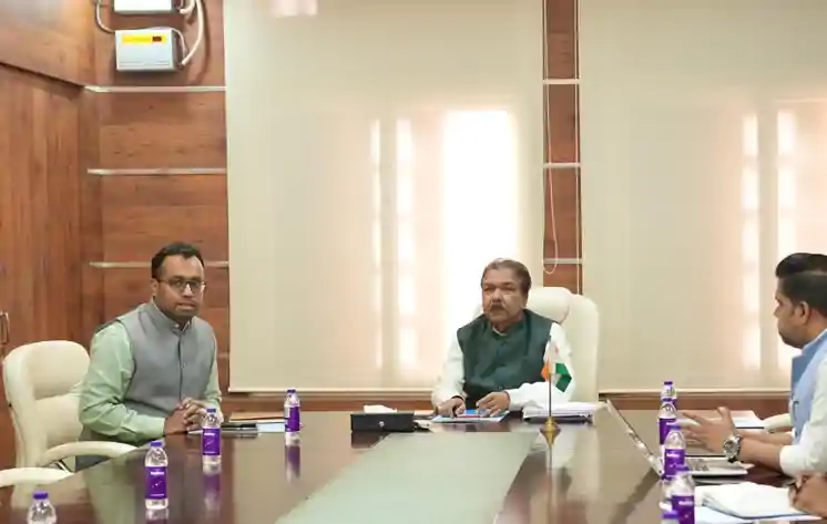 बिहार में निवेश अवसरों को बढ़ावा देने हेतु उद्योग मंत्री दिलीप जायसवाल की महत्वपूर्ण बैठक