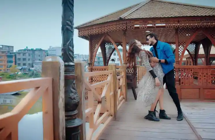 बिग बॉस 19 फेम फरहाना भट्ट और अरबाज खान स्टारर अल्तमश फरीदी का गाना “इश्क दोबारा” हुआ वायरल