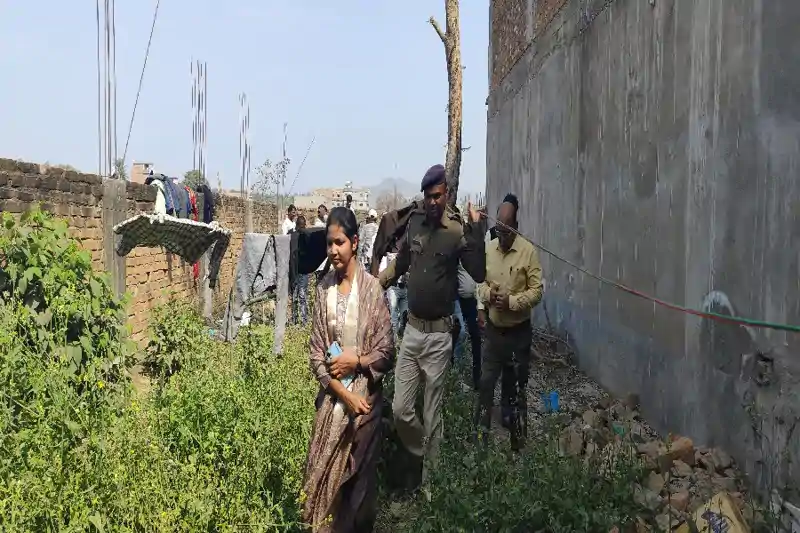 बरहेट में जल संकट गहराया! पाइपलाइन लीकेज मिलने पर अधिकारियों को त्वरित मरम्मत का निर्देश बरहेट में जल संकट गहराया! पाइपलाइन लीकेज मिलने पर अधिकारियों को त्वरित मरम्मत का निर्देश